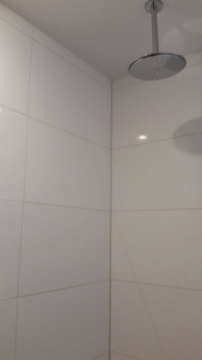 Regendusche Van der Valk Hotel A4 Schiphol