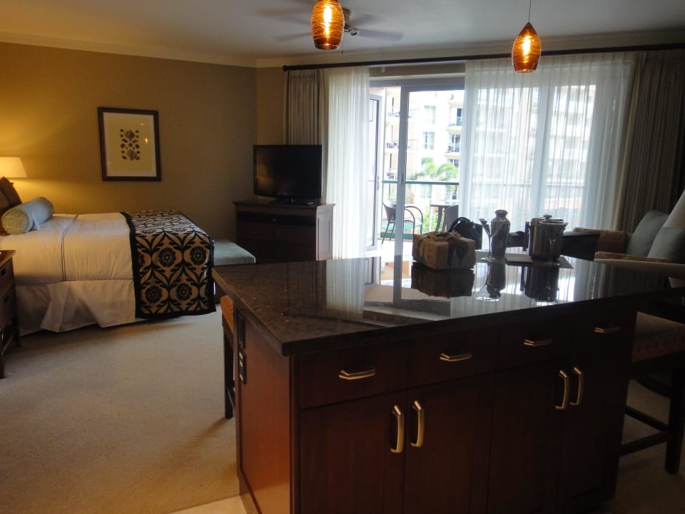 Küchentheke zum Wohn-/Schlafbereich Hotel Honua Kai Resort and Spa