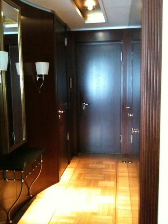 Diele mit Schrank Hotel Adlon Kempinski Berlin