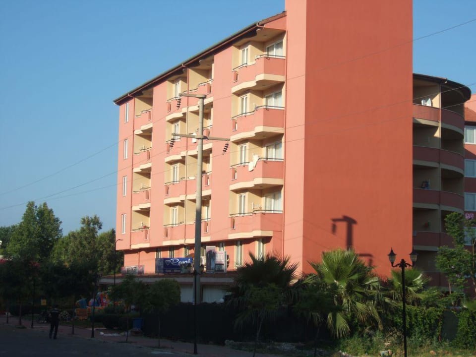 Nebengebäude Hotel Royal Garden Beach