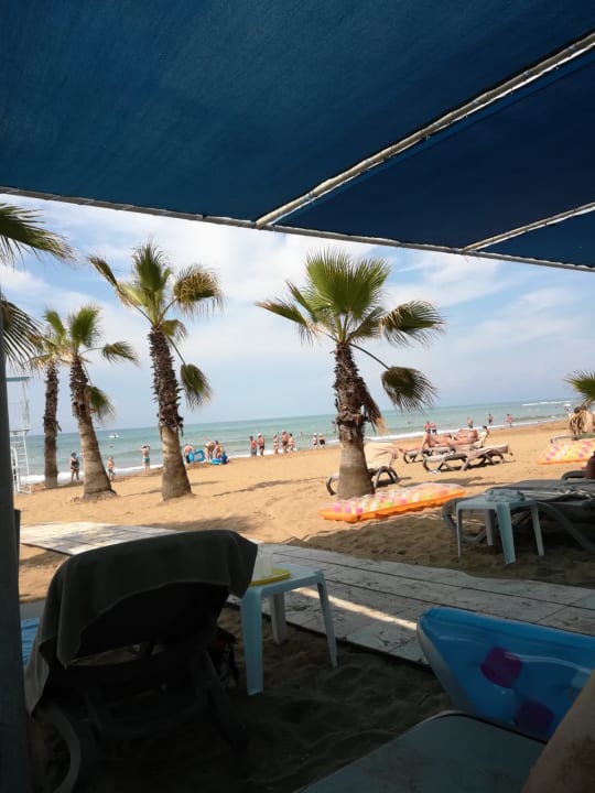 Strand Club Grand Side