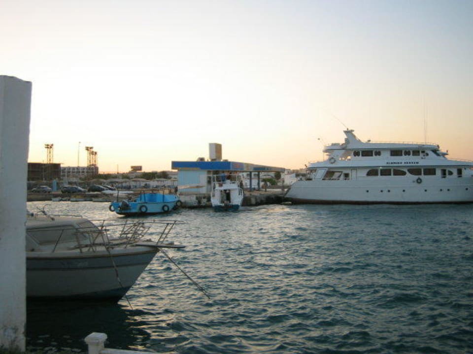 Bootstankstelle Nähe der Privatstrandes The Grand Hotel Hurghada