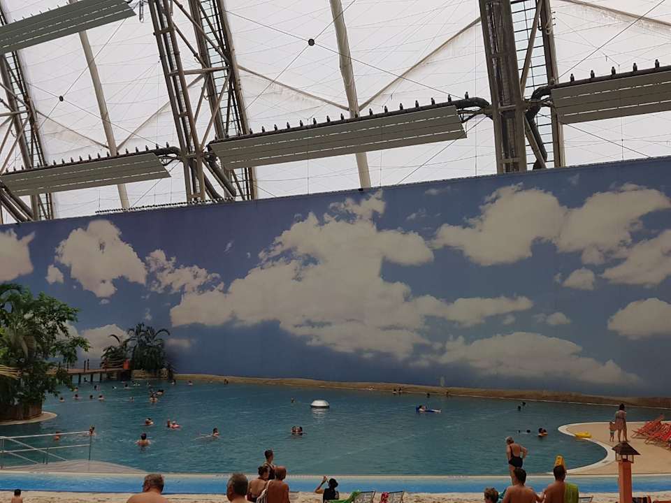 Pool Tropical Islands Resort