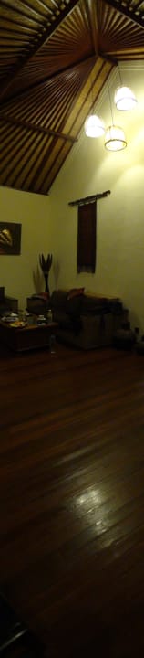 Wohnbereich mit hohen Decken Luce d'Alma Resort & Spa