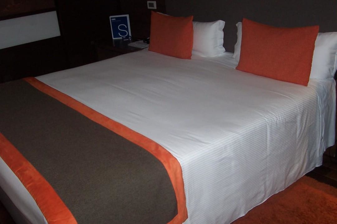 Bett Hotel H10 Roma Città