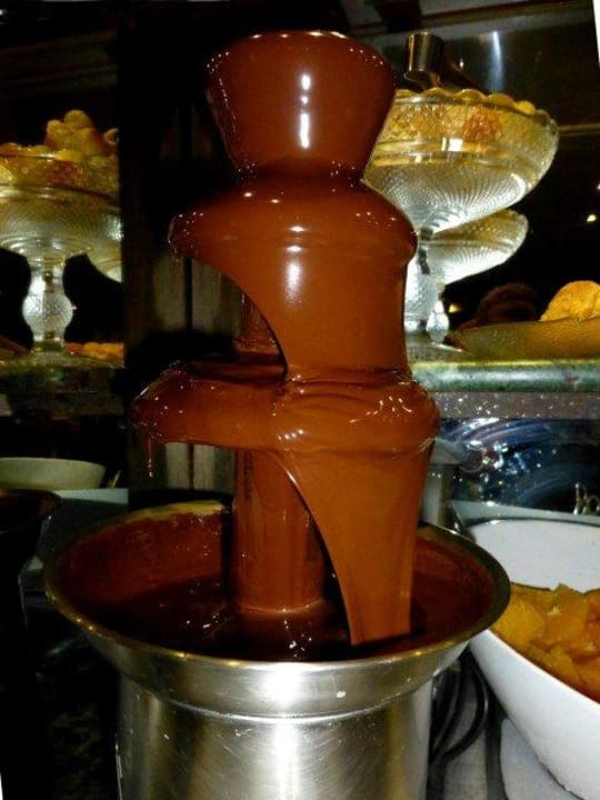 Auch einen Schokoladenbrunnen gibt es Hotel Lisboa Plaza