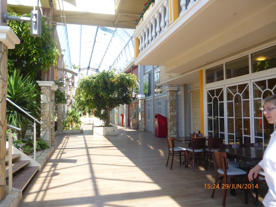 Überall Restaurants zu finden..... Ferienwohnungen Ferienpark Weissenhäuser Strand