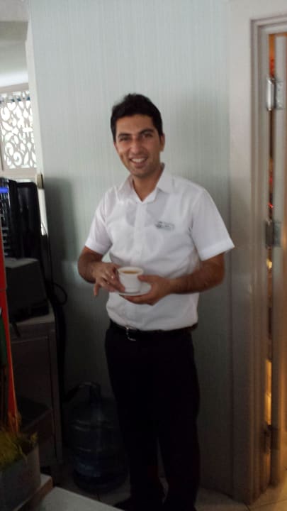 Garip in der Tulip - Bar Le Jardin Resort