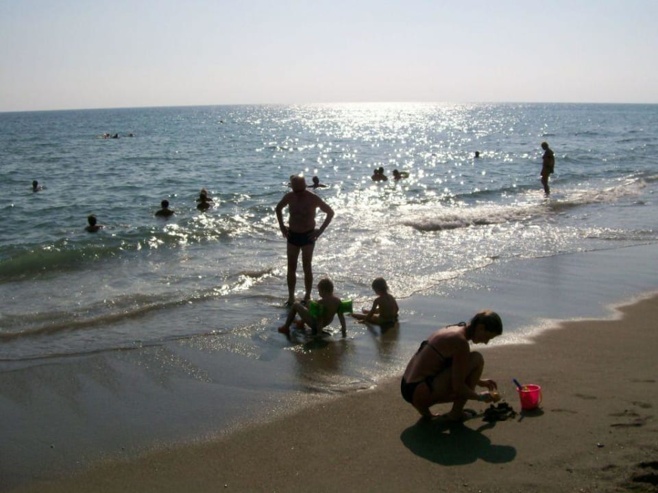 Strand Club Turtas Beach Hotel