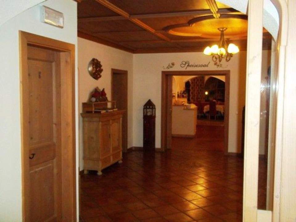 Zugang zum Speisesaal Alphotel Tyrol