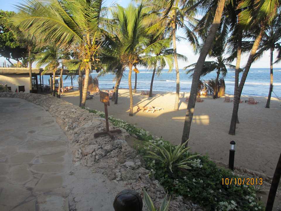 Strand Resort Amani Tiwi Beach