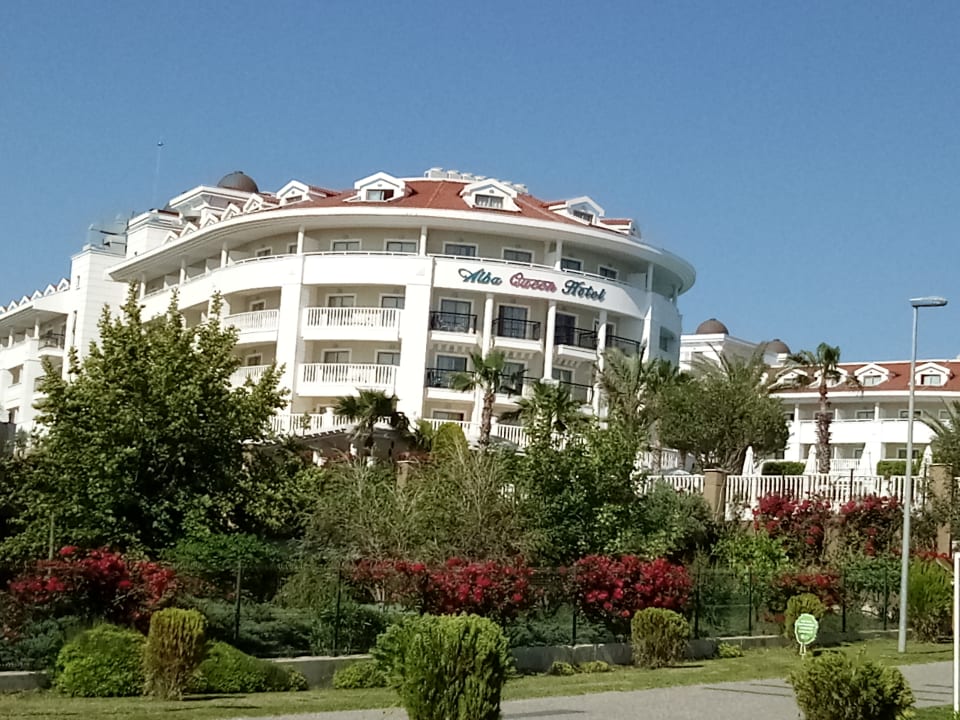 Außenansicht Alba Queen Hotel