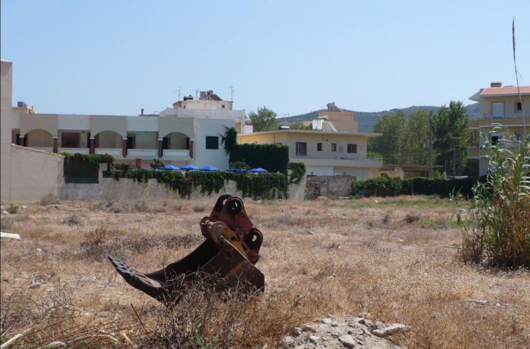 Widok na hotel od drugiej strony Hotel Christina Beach