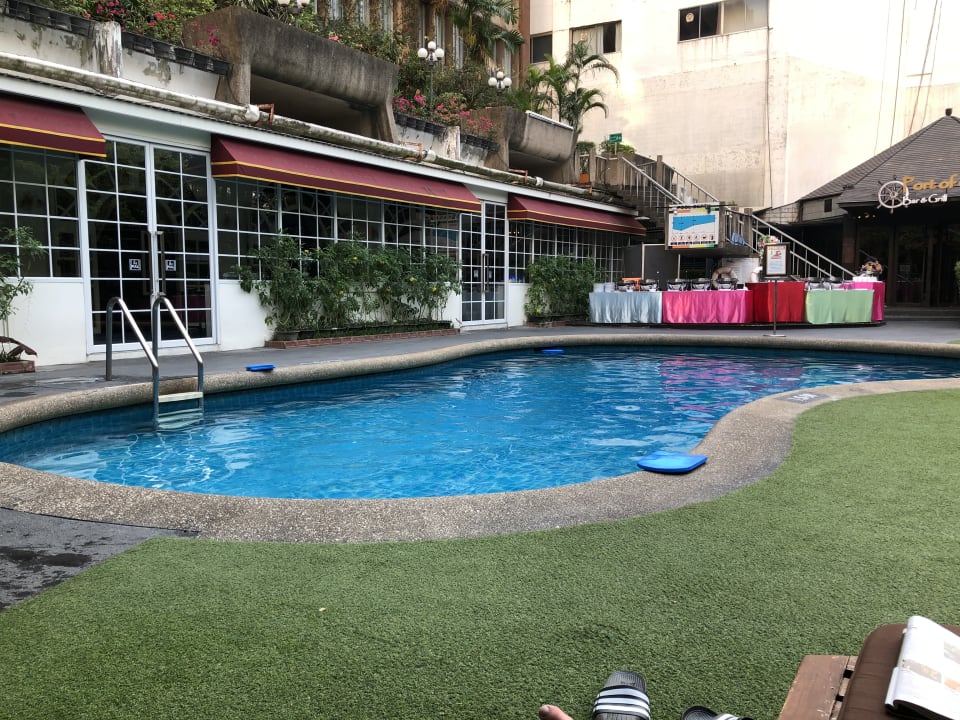 Pool The Tawana Bangkok