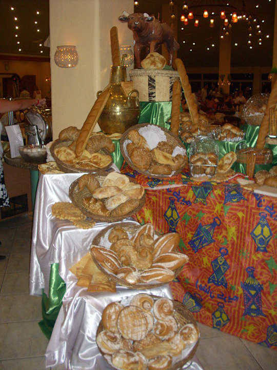 Brotbuffet am abend Pickalbatros Dana Beach Resort - Hurghada