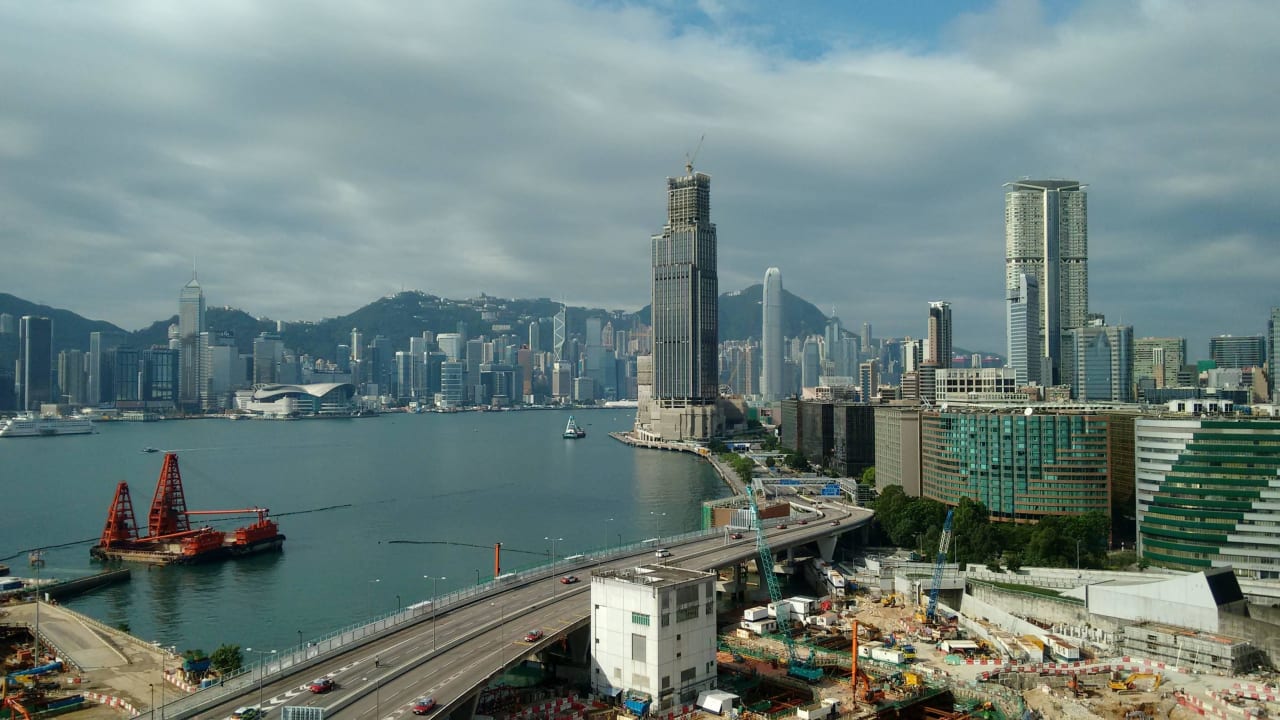 Blick von der Club Lounge Terrasse Harbour Plaza Metropolis