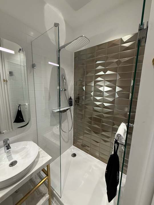 Zimmer Hotel Schani Salon