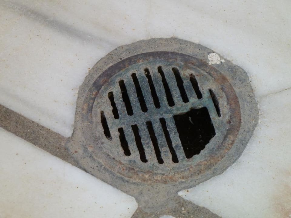 Balkon, odtok Santa Marina Beach