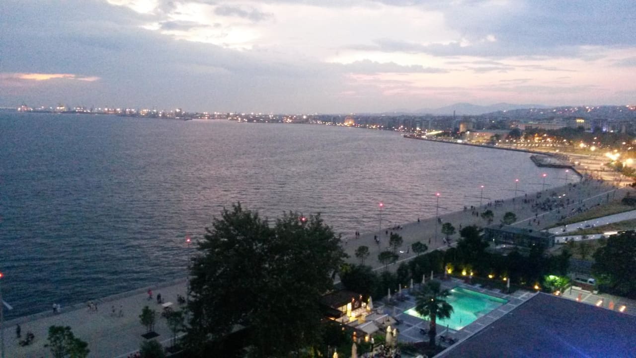 Blick vom Balkon im 8. Stock Makedonia Palace