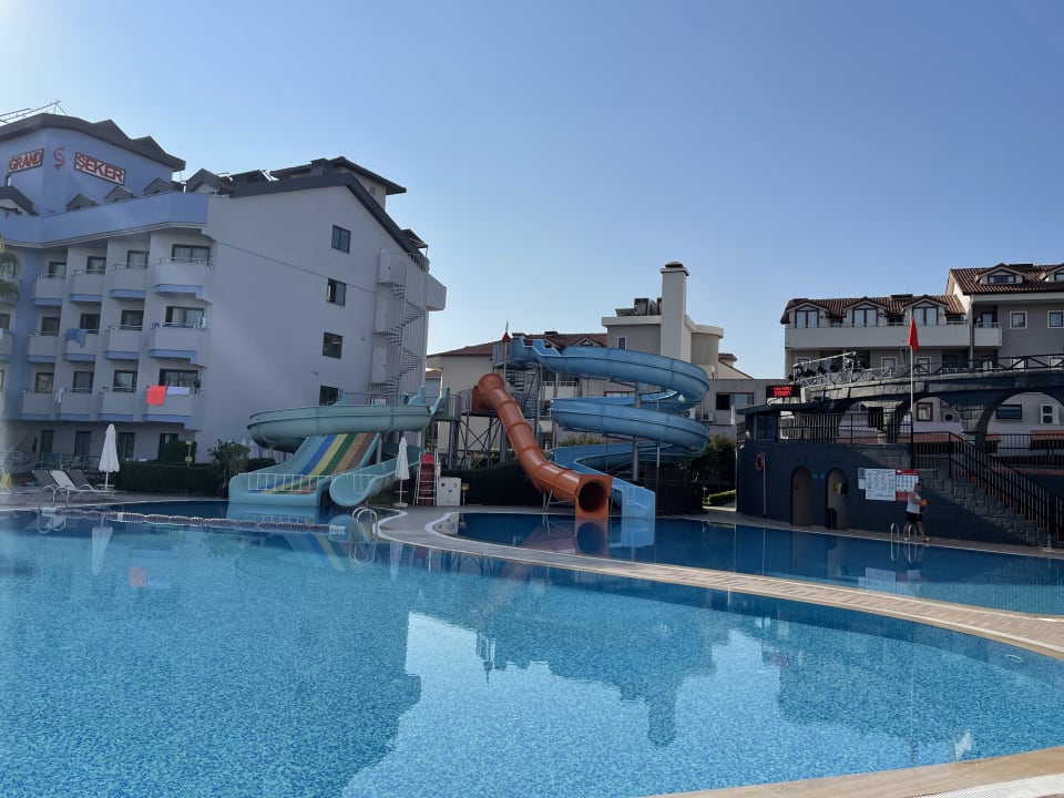 Pool Grand Seker Hotel