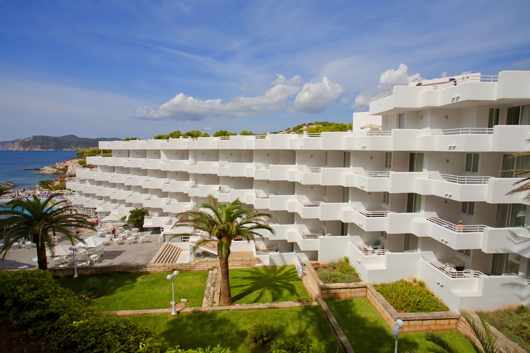 Außenansicht FERGUS Style Cala Blanca Suites