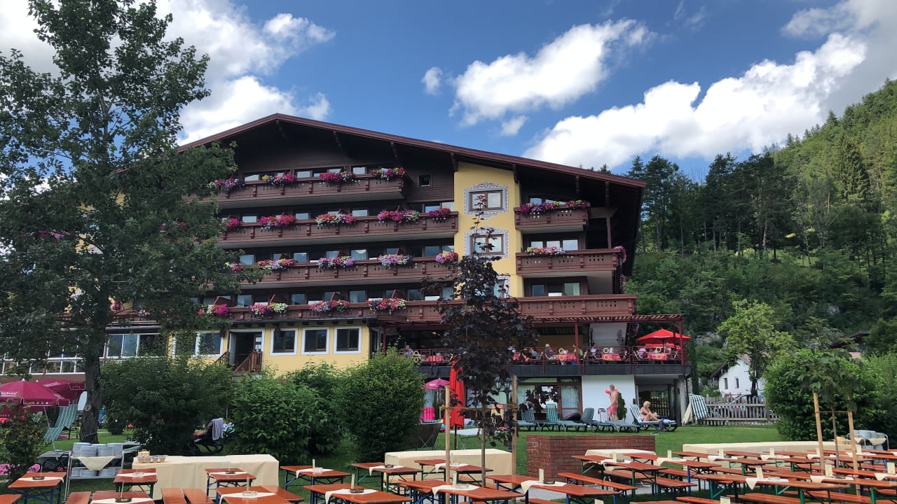 Außenansicht Hotel Bellevue am See