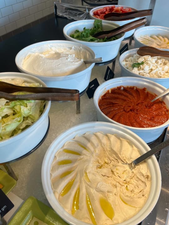 Gastro The WB Abu Dhabi, Curio Collection By Hilton