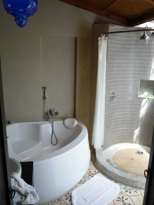 Eckbadewanne Moracea by Khao Lak Resort