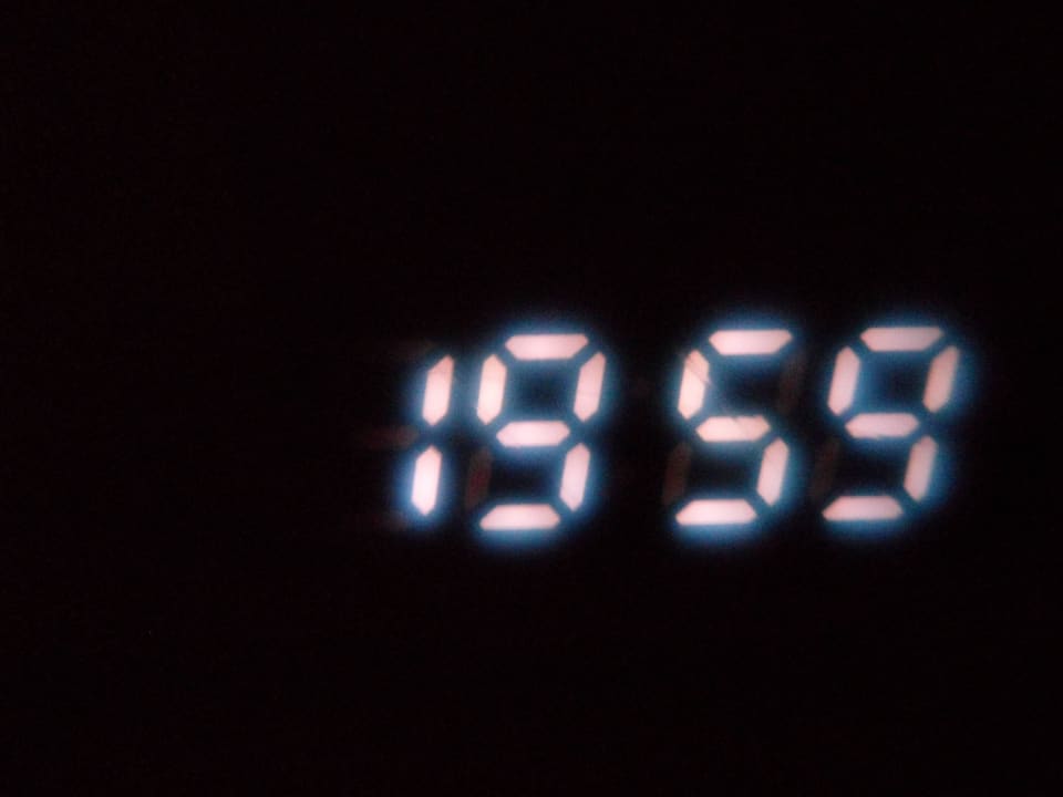 Uhr im TV Hotel Krämerbrücke Erfurt