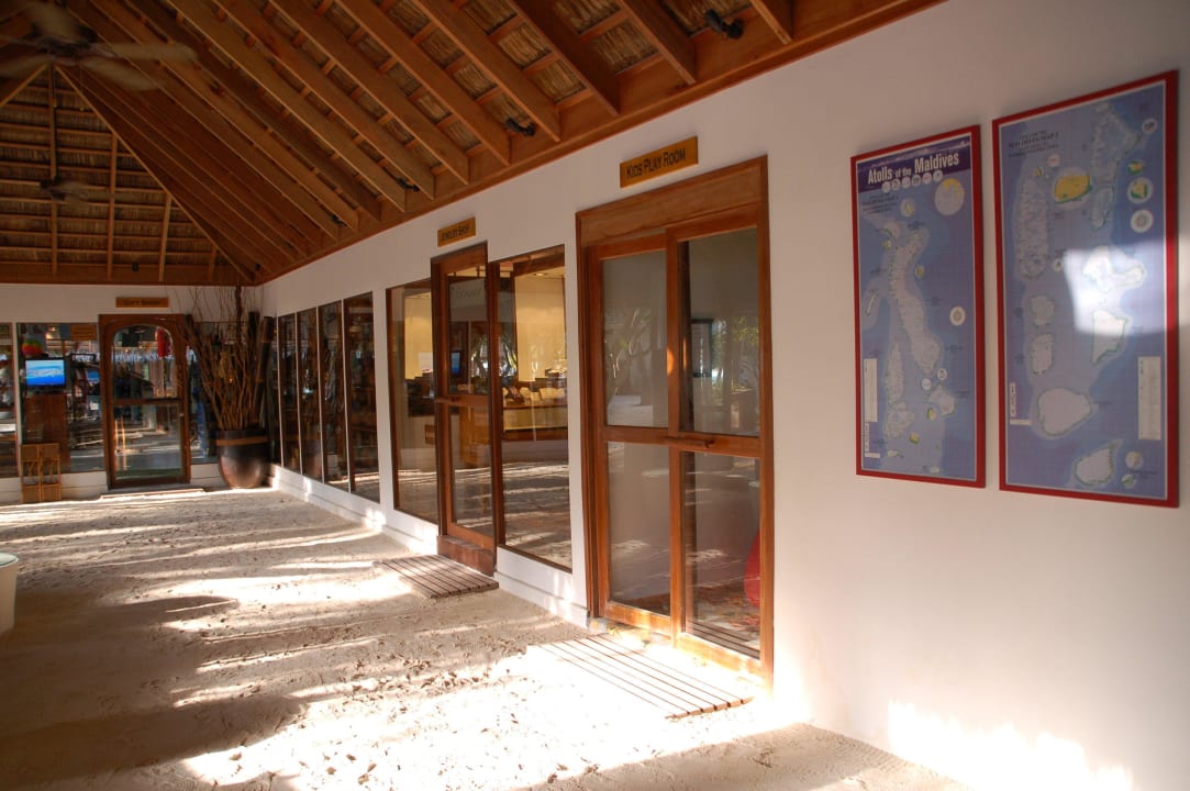 Sovenier Shop Meeru Maldives Resort Island