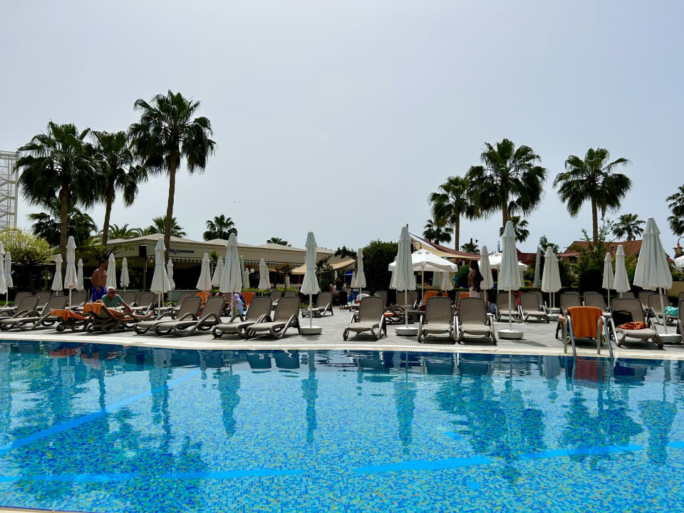 Pool Side Mare Resort & Spa