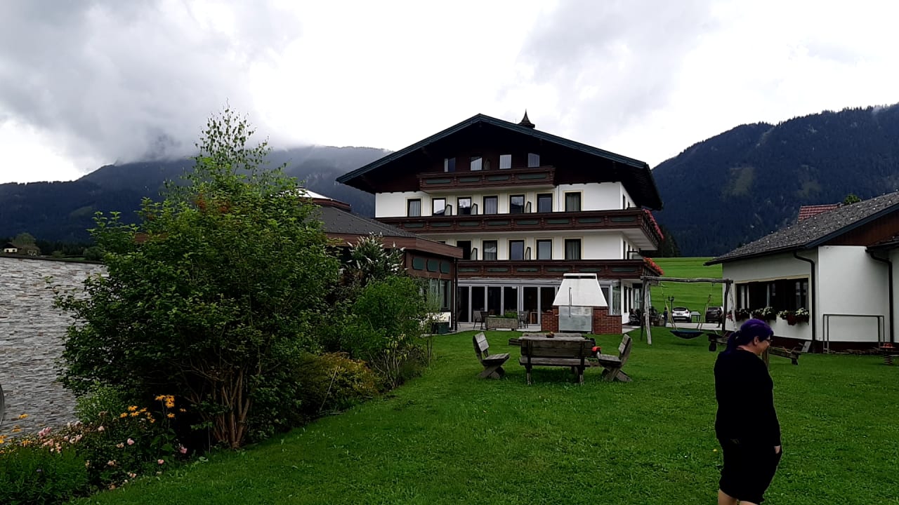 Außenansicht Hotel Berghof Mitterberg