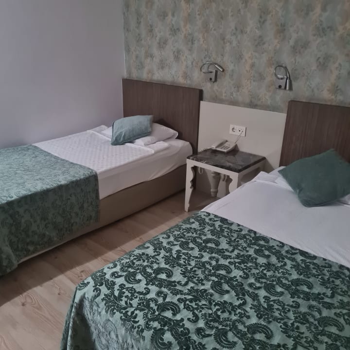 Zimmer Port Side Resort Hotel