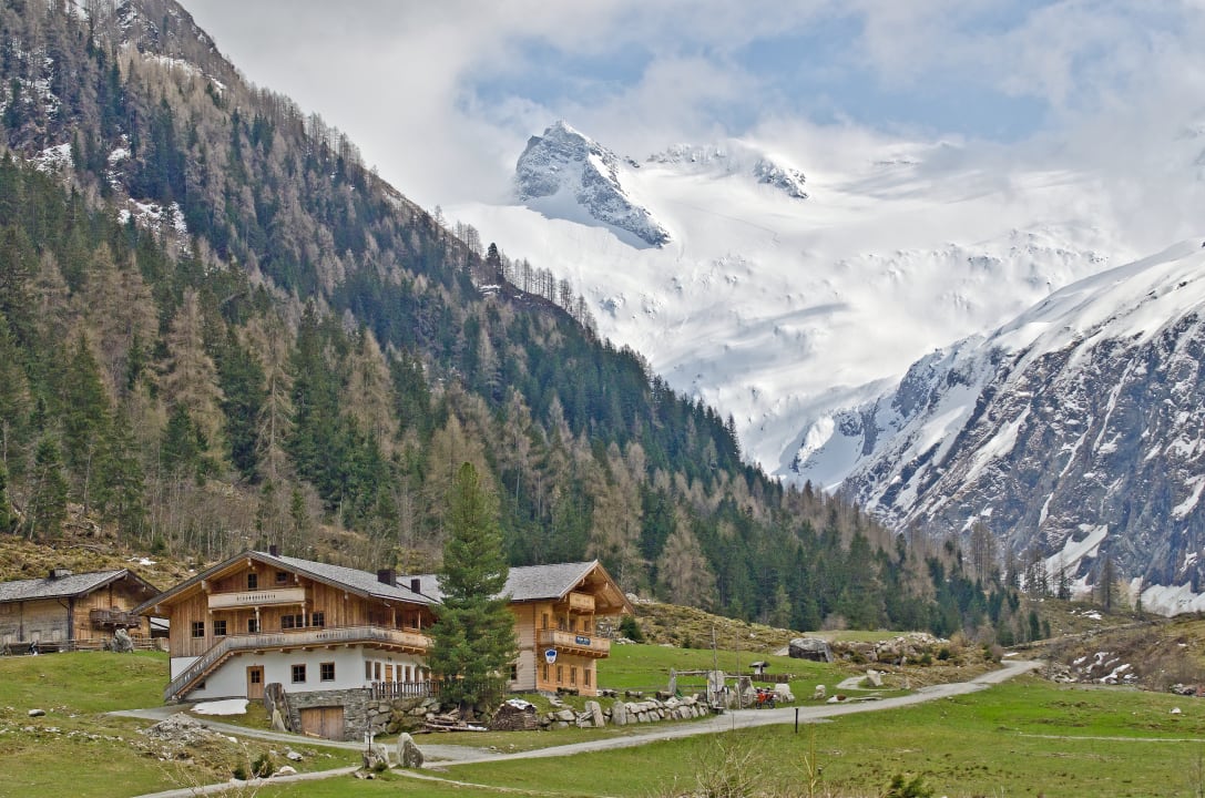 Außenansicht Hauserhof & Enzianhütte