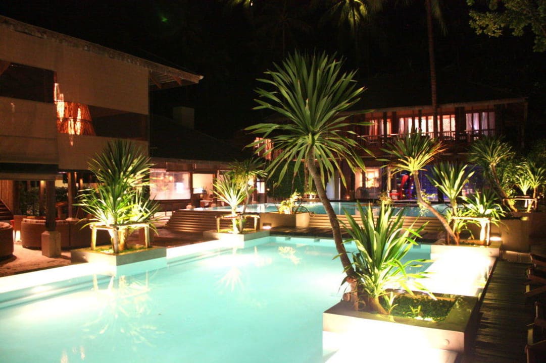Beleuchtete Poolanlage Anantara Rasananda Koh Phangan -  Villas