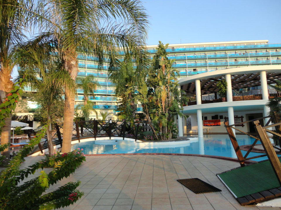 Poolanlage Hotel Calypso Beach