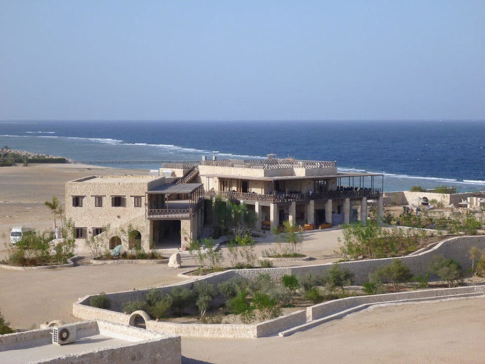 Hauptgebäude The Oasis Dive Resort