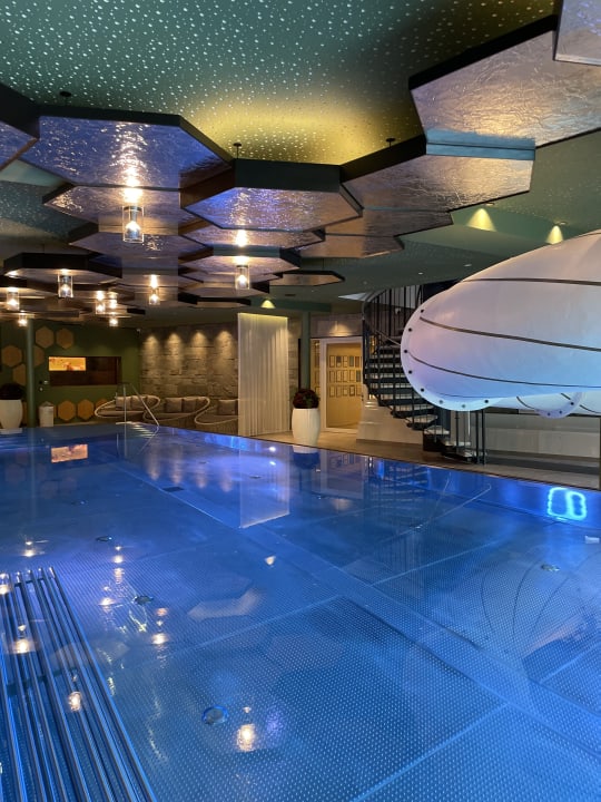 Pool Hotel Schwarzenstein