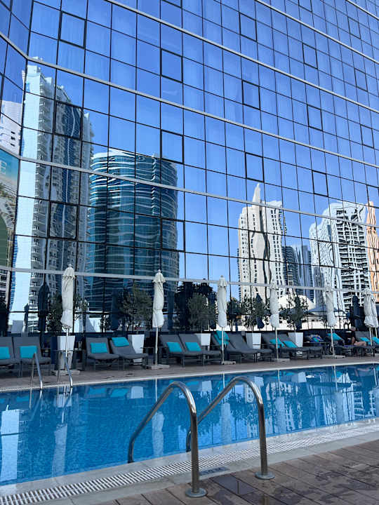 Pool Tryp by Wyndham Dubai