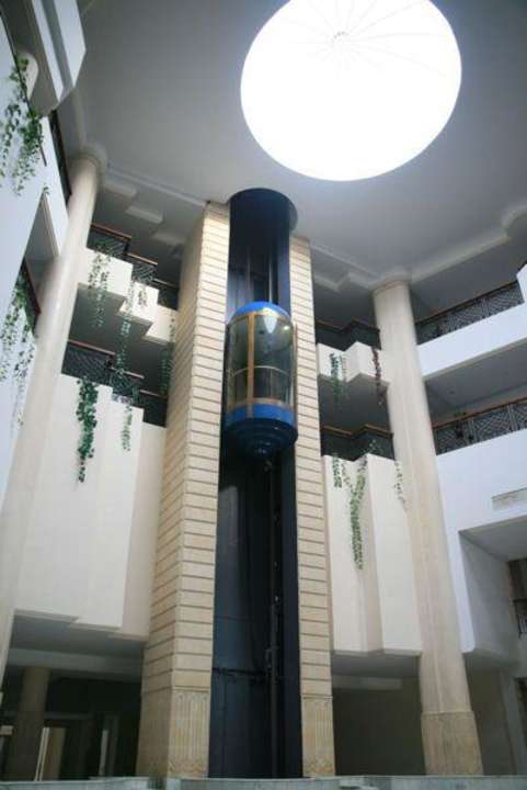 Winda w holu wejściowym Hotel Aqua Life Yasmine