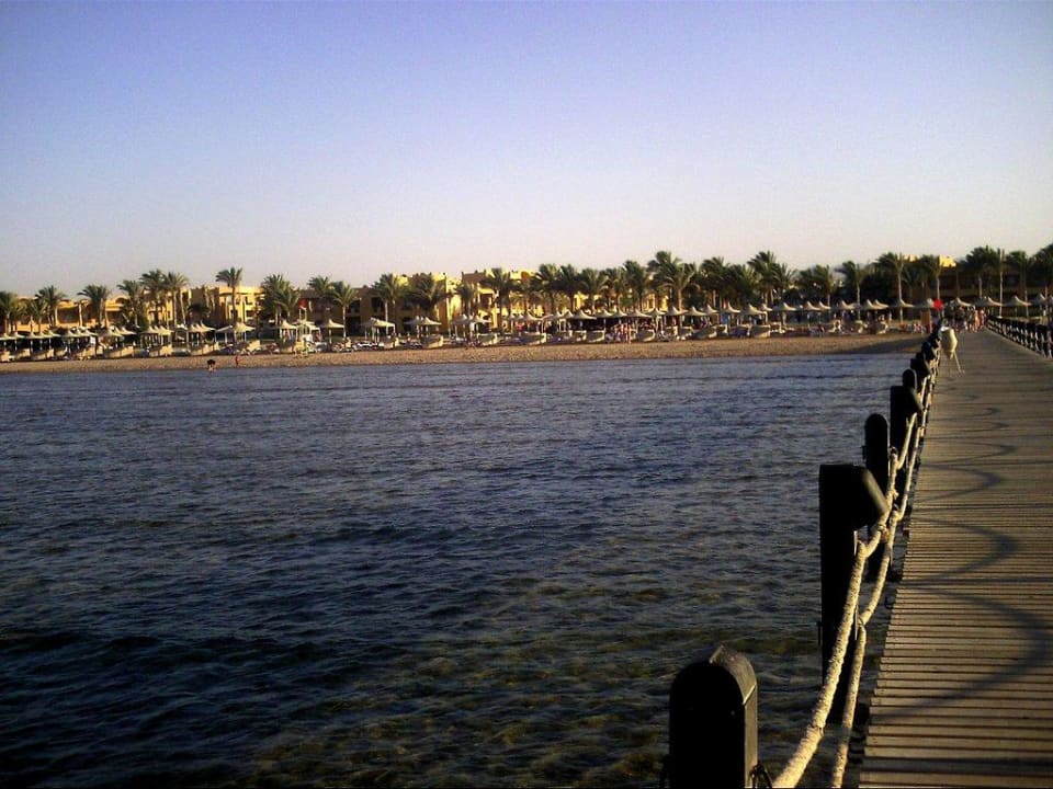 Blick vom Stegende zum Strand Stella Beach Resort & Spa Makadi Bay