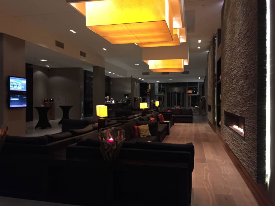 Lobby Van der Valk Hotel Düsseldorf