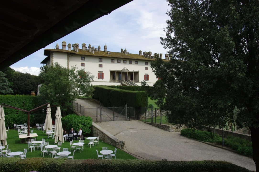Blick vom Zimmer zur Medici-Villa Fattoria Artimino - Paggeria Medicea  Hotel