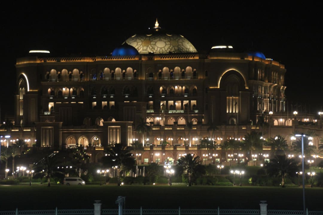 By night Emirates Palace Mandarin Oriental