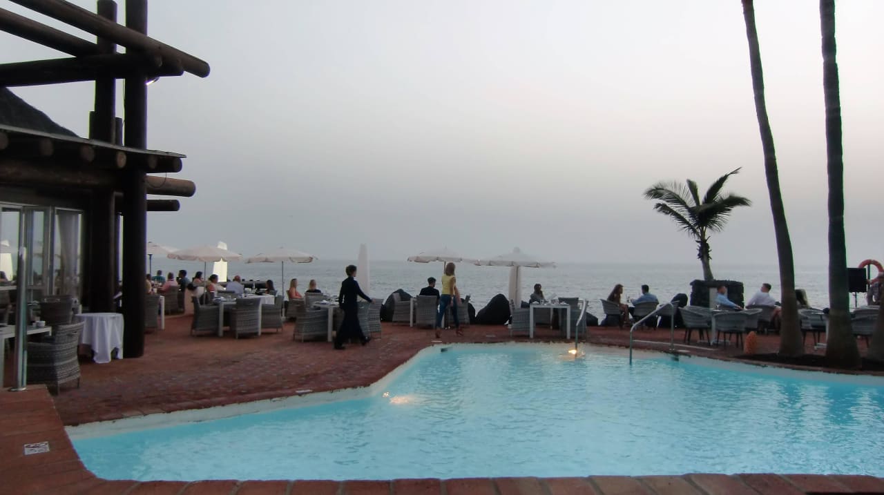 Beach-Club Dreams Jardín Tropical