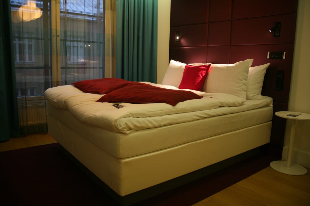 Bett im Doppelzimmer Radisson Blu Hotel Plaza Helsinki