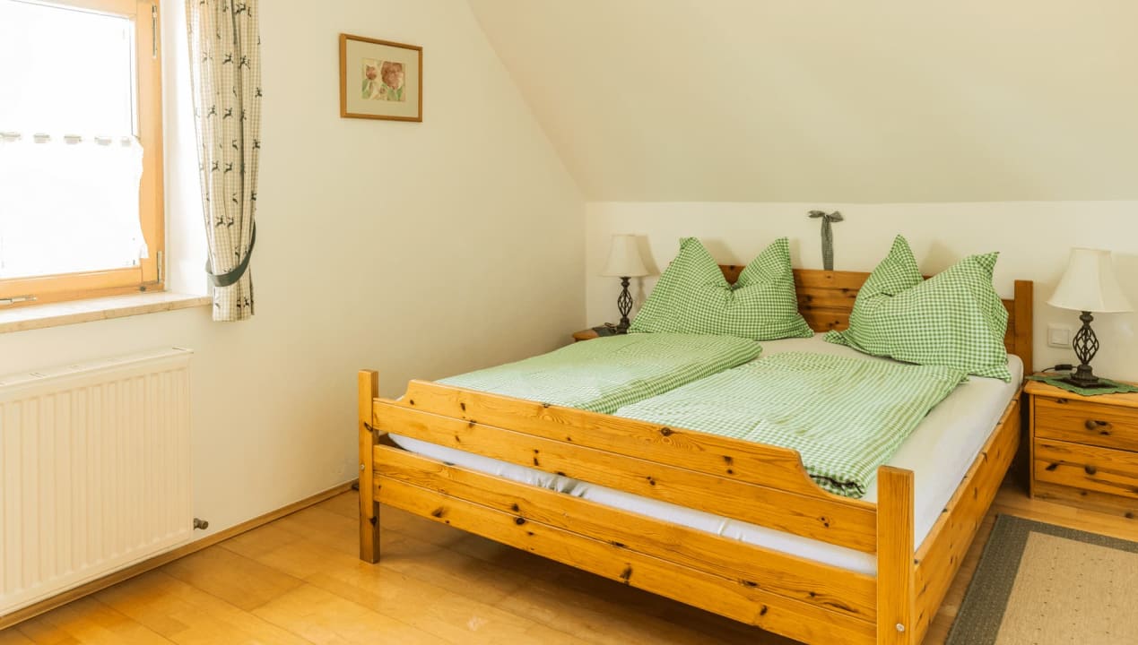 Zimmer Weingut & Buschenschank Pölzl