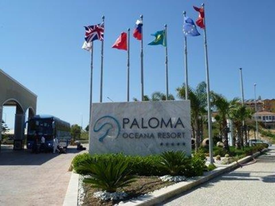 Einfahrt zum Hotel  Paloma Oceana