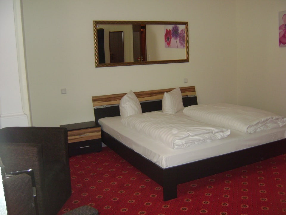 Zimmer im ersten Stock Hotel Bernkasteler Hof