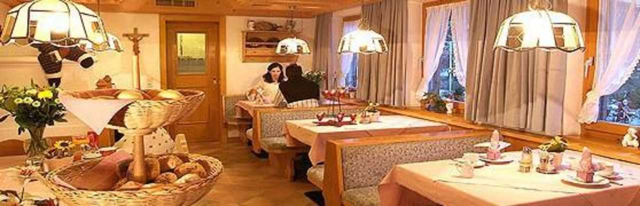 Frühstücksraum Landhaus Engadin